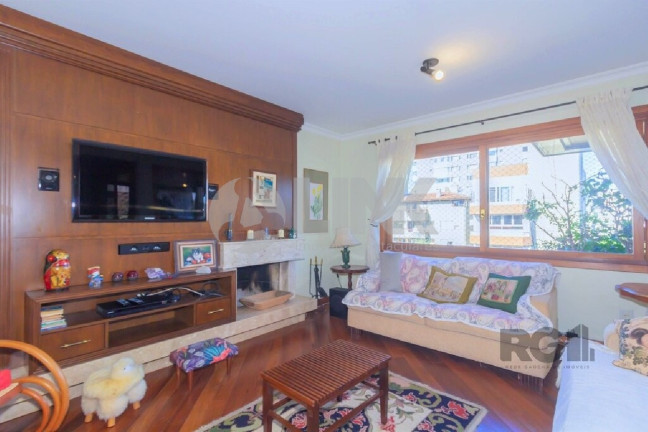 Imagem Apartamento com 3 Quartos à Venda, 190 m² em Auxiliadora - Porto Alegre Imagem Apartamento com 3 Quartos à Venda, 190 m² em Auxiliadora - Porto Alegre