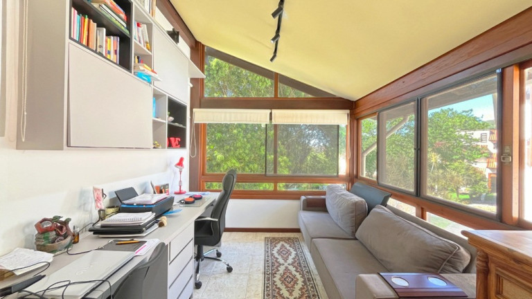 Imagem Casa com 3 Quartos à Venda, 172 m² em Teresópolis - Porto Alegre Imagem Casa com 3 Quartos à Venda, 172 m² em Teresópolis - Porto Alegre