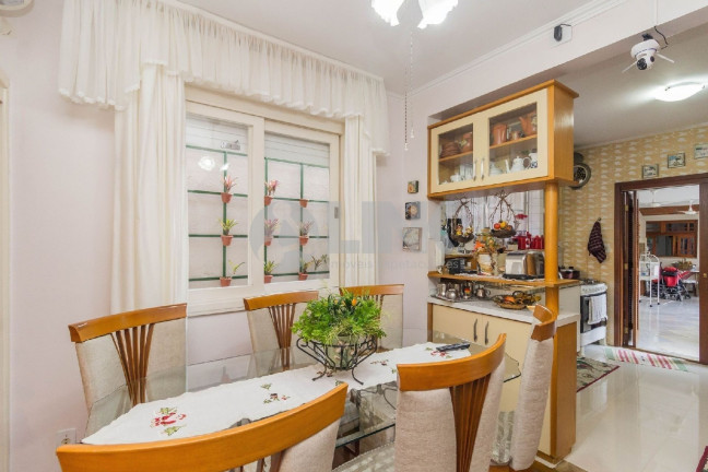 Imagem Casa com 3 Quartos à Venda, 290 m² em Jardim Europa - Porto Alegre Imagem Casa com 3 Quartos à Venda, 290 m² em Jardim Europa - Porto Alegre