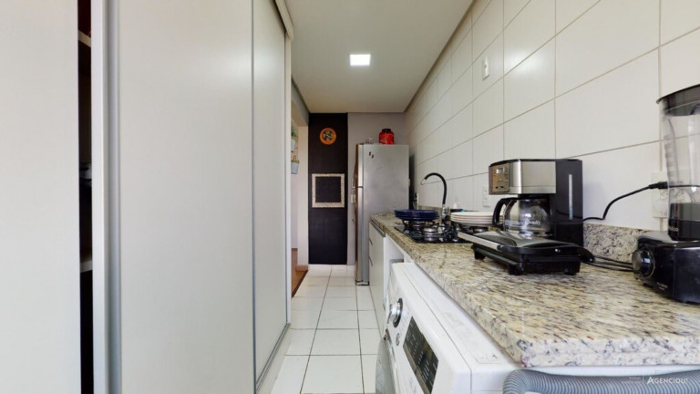 Imagem Imóvel com 2 Quartos à Venda, 56 m² em Cavalhada - Porto Alegre