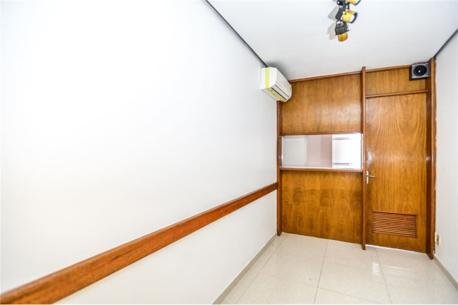 Imagem Sala Comercial à Venda, 53 m² em Centro Histórico - Porto Alegre Imagem Sala Comercial à Venda, 53 m² em Centro Histórico - Porto Alegre