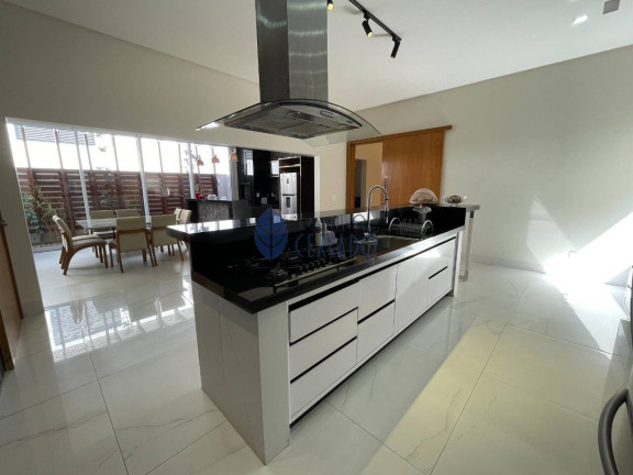 Imagem Casa com 3 Quartos para Alugar, 400 m² em Setor Bougainville - Anápolis