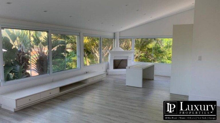 Imagem Casa com 7 Quartos à Venda, em Praia Brava - Florianópolis Imagem Casa com 7 Quartos à Venda, em Praia Brava - Florianópolis