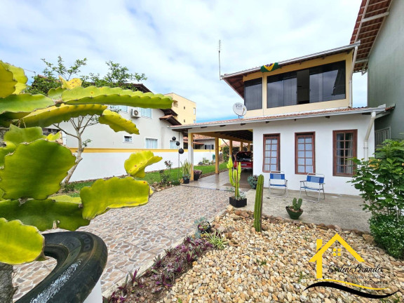 Imagem Casa com 3 Quartos à Venda, 360 m² em Salinas - Balneário Barra Do Sul Imagem Casa com 3 Quartos à Venda, 360 m² em Salinas - Balneário Barra Do Sul