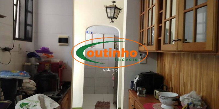 Imagem Casa com 5 Quartos à Venda, 795 m² em Grajaú - Rio De Janeiro Imagem Casa com 5 Quartos à Venda, 795 m² em Grajaú - Rio De Janeiro