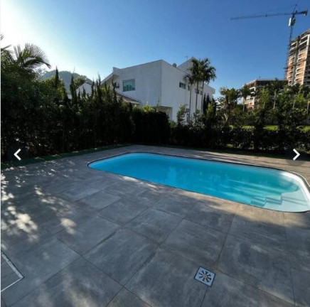Imagem Casa de Condomínio com 4 Quartos à Venda,  em Centro - Balneário Camboriú
