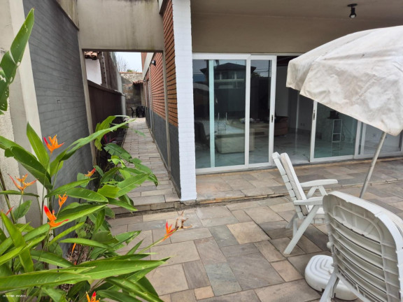 Imagem Casa com 3 Quartos para Alugar ou Temporada, 286 m² em Jardim Virgínia - Guarujá Imagem Casa com 3 Quartos para Alugar ou Temporada, 286 m² em Jardim Virgínia - Guarujá