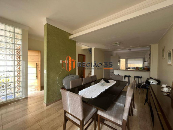 Imagem Casa com 3 Quartos à Venda, 220 m² em Jardim Centenário - Poços De Caldas Imagem Casa com 3 Quartos à Venda, 220 m² em Jardim Centenário - Poços De Caldas
