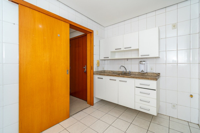 Imagem Imóvel com 2 Quartos à Venda,  em Petrópolis - Porto Alegre