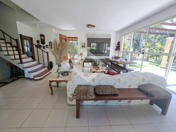 Casa com 4 Quartos à Venda, 300 m² em Vargem Grande - Rio De Janeiro