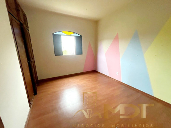 Imagem Sobrado com 7 Quartos à Venda, 549 m² em Jardim Dos Comerciários (venda Nova) - Belo Horizonte