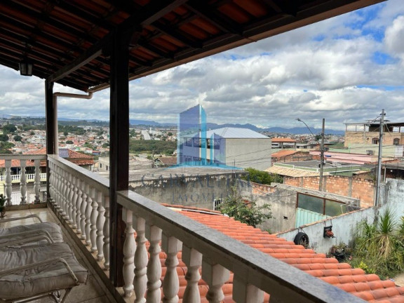 Imagem Casa com 3 Quartos à Venda, 225 m² em Vila Cristina - Betim Imagem Casa com 3 Quartos à Venda, 225 m² em Vila Cristina - Betim