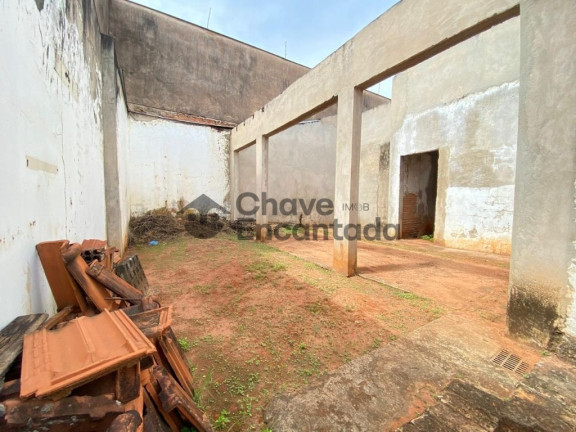 Imagem Casa com 3 Quartos à Venda, 277 m² em Centro - Birigui