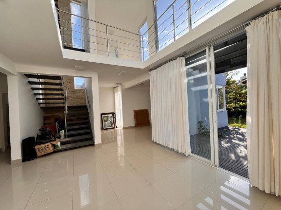 Imagem Casa com 3 Quartos à Venda, em Campeche - Florianópolis Imagem Casa com 3 Quartos à Venda, em Campeche - Florianópolis