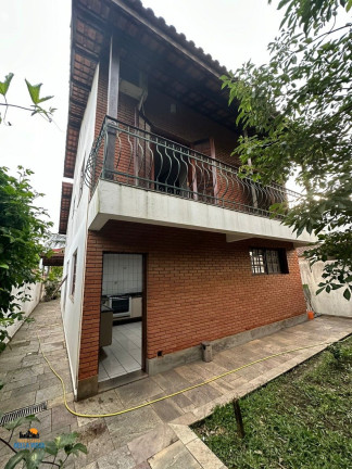Casa com 4 Quartos à Venda, 410 m² em Vila Voturua - São Vicente