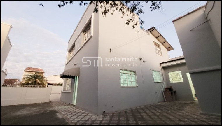 Sobrado com 4 Quartos à Venda, 419 m² em Centro - Lorena