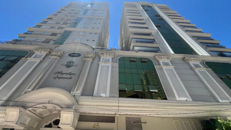 Imagem Apartamento com 4 Quartos à Venda, 190 m² em Meia Praia - Itapema