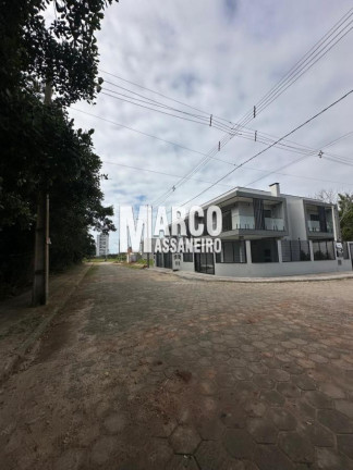 Casa com 3 Quartos à Venda,  em Itacolomi - Balneário Piçarras