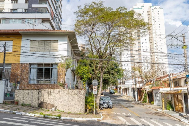 Imagem Casa com 4 Quartos à Venda, em Campo Belo - São Paulo Imagem Casa com 4 Quartos à Venda, em Campo Belo - São Paulo