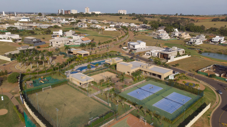 Imagem Casa com 3 Quartos à Venda, 240 m² em Quinta Do Golfe Jardins - São José Do Rio Preto Imagem Casa com 3 Quartos à Venda, 240 m² em Quinta Do Golfe Jardins - São José Do Rio Preto