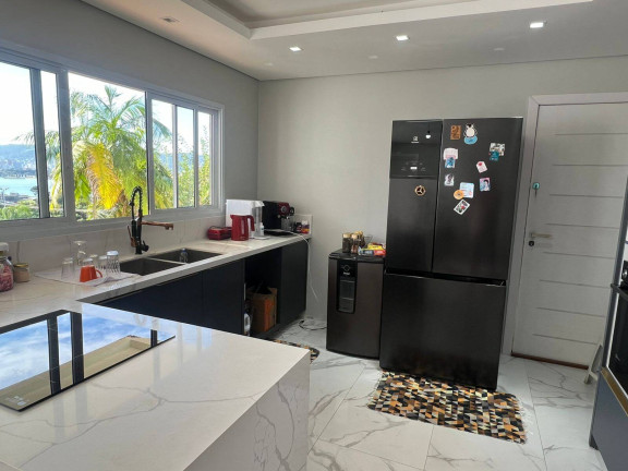 Casa com 4 Quartos à Venda, 360 m² em Estreito - Florianópolis