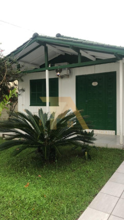 Imóvel com 3 Quartos à Venda,  em Quintino - Imbituba
