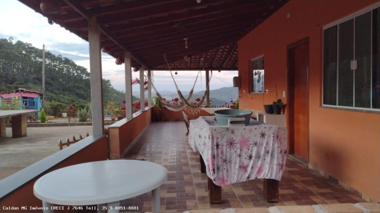Imagem Chácara com 3 Quartos à Venda, 170 m² em Pocinhos Do Rio Verde - Caldas