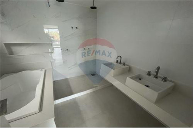 Imagem Casa de Condomínio com 5 Quartos à Venda, 360 m² em Barra Da Tijuca - Rio De Janeiro Imagem Casa de Condomínio com 5 Quartos à Venda, 360 m² em Barra Da Tijuca - Rio De Janeiro