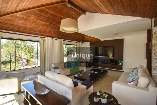 Imagem Casa com 6 Quartos à Venda, 450 m² em Ferradura - Armação Dos Búzios Imagem Casa com 6 Quartos à Venda, 450 m² em Ferradura - Armação Dos Búzios