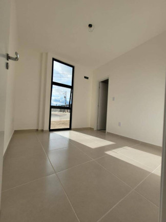 Imagem Casa com 2 Quartos à Venda,  em Feira De Santana
