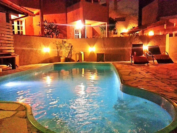 Imóvel com 8 Quartos à Venda, 700 m² em Praia Do Rosa - Imbituba