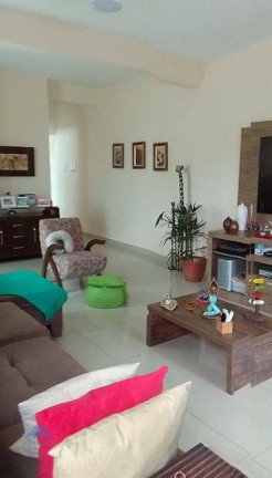 Imagem Casa com 4 Quartos à Venda, 280 m² em Trindade - Florianópolis Imagem Casa com 4 Quartos à Venda, 280 m² em Trindade - Florianópolis