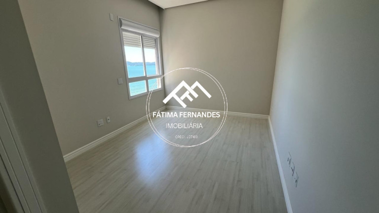 Imagem Apartamento com 4 Quartos à Venda, 175 m² em Meia Praia - Itapema