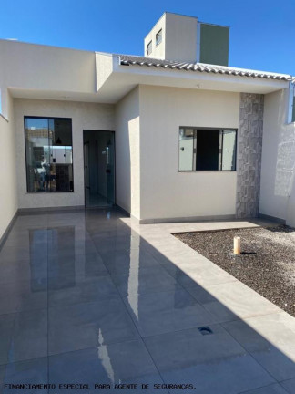 Imagem Casa com 2 Quartos à Venda, 65 m² em Lebron - Sarandi