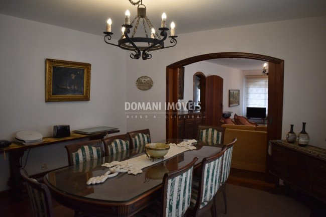 Imagem Casa com 6 Quartos à Venda, 430 m² em Região De Capivari - Campos Do Jordão