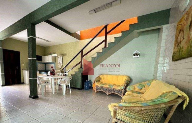 Imagem Casa com 3 Quartos à Venda, 252 m² em Fazenda - Itajaí