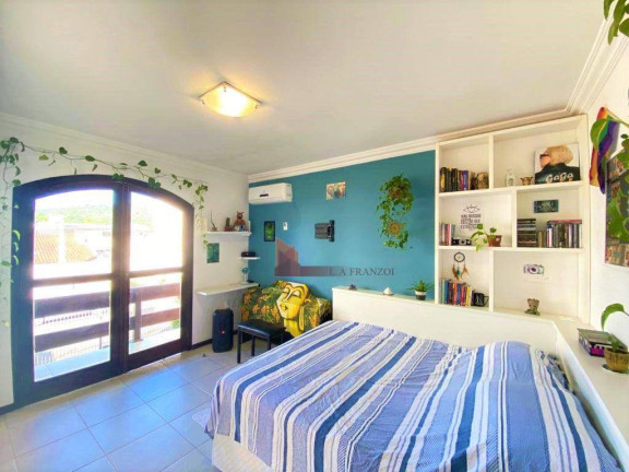Imagem Casa com 4 Quartos à Venda, 232 m² em Ressacada - Itajaí