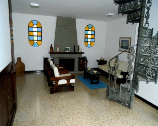 Imagem Casa com 5 Quartos à Venda, 300 m² em Iucas - Teresópolis