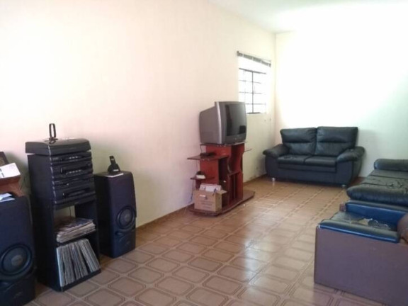 Imagem Casa com 3 Quartos à Venda, 200 m² em Vila São José - Taubaté Imagem Casa com 3 Quartos à Venda, 200 m² em Vila São José - Taubaté