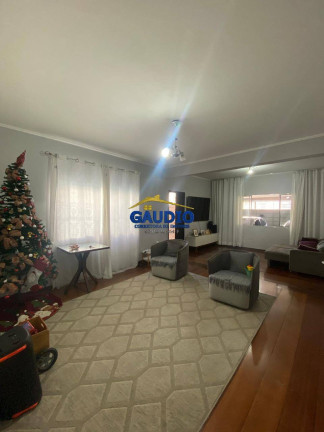 Casa com 3 Quartos à Venda, 271 m² em Campo Limpo - São Paulo