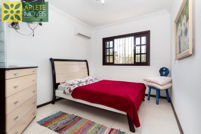 Imagem Casa com 3 Quartos para Alugar ou Temporada, 200 m² em Mariscal - Bombinhas Imagem Casa com 3 Quartos para Alugar ou Temporada, 200 m² em Mariscal - Bombinhas