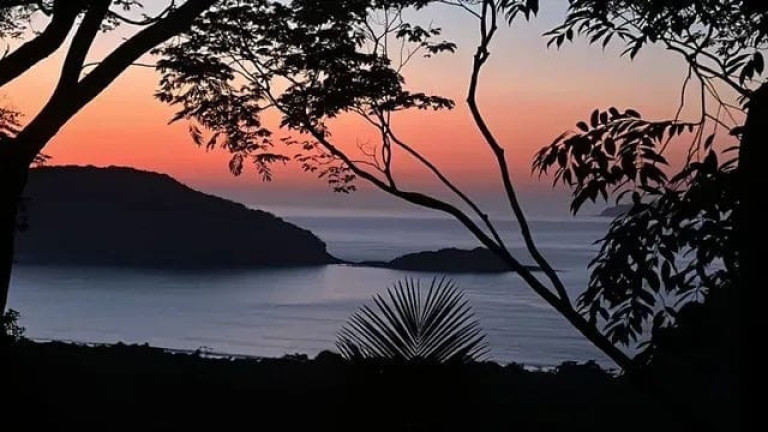 Sobrado com 4 Quartos à Venda, 180 m² em Prumirim - Ubatuba