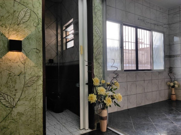 Sobrado com 3 Quartos para Alugar, 150 m² em Guilhermina - Praia Grande