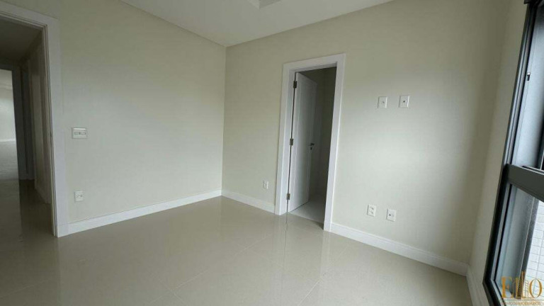 Imagem Apartamento com 4 Quartos à Venda, 182 m² em Centro - Balneário Camboriú Imagem Apartamento com 4 Quartos à Venda, 182 m² em Centro - Balneário Camboriú