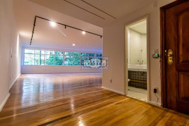 Imagem Apartamento com 4 Quartos à Venda, 330 m² em Copacabana - Rio De Janeiro Imagem Apartamento com 4 Quartos à Venda, 330 m² em Copacabana - Rio De Janeiro