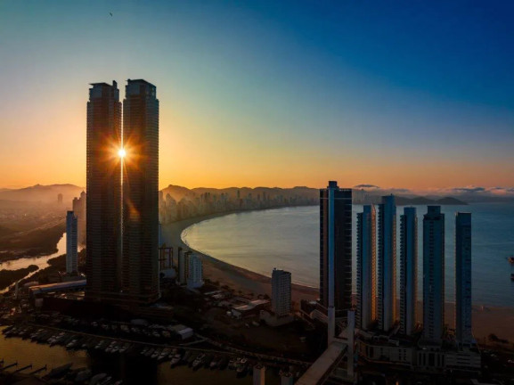 Imagem Apartamento com 4 Quartos à Venda, 261 m² em Barra Sul - Balneário Camboriú Imagem Apartamento com 4 Quartos à Venda, 261 m² em Barra Sul - Balneário Camboriú