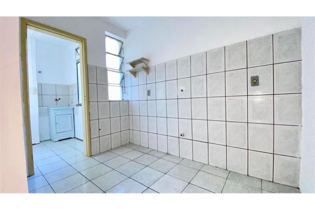 Imagem Imóvel com 2 Quartos à Venda,  em Menino Deus - Porto Alegre