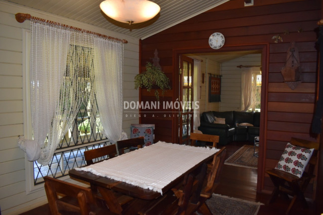 Imagem Casa com 4 Quartos à Venda, 245 m² em Região Do Alto Da Boa Vista - Campos Do Jordão Imagem Casa com 4 Quartos à Venda, 245 m² em Região Do Alto Da Boa Vista - Campos Do Jordão