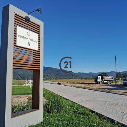 Terreno à Venda, 300 m² em Ibiraquera - Garopaba