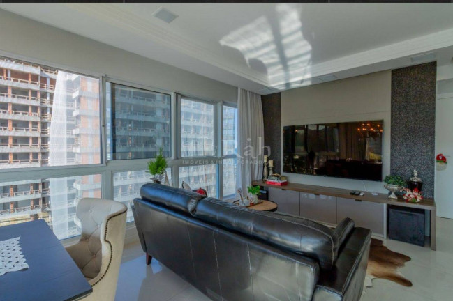 Imagem Cobertura com 3 Quartos à Venda, 356 m² em Praia Brava - Itajaí